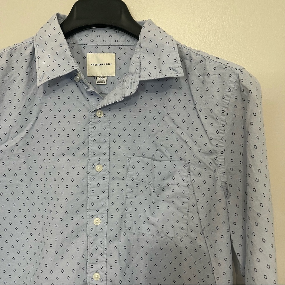 👔 American Eagle Light Blue Pattern Button Down Shirt Men’s Medium